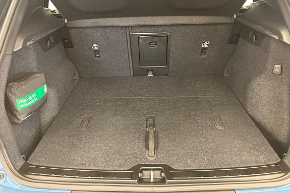 Volvo XC40 12 of 24