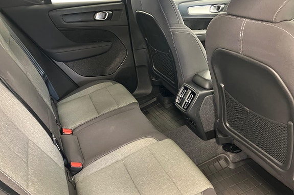 Volvo XC40 9 of 24