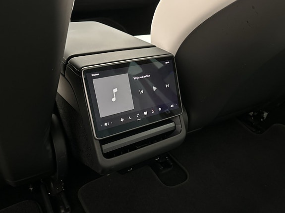 Tesla Model 3 26 of 30