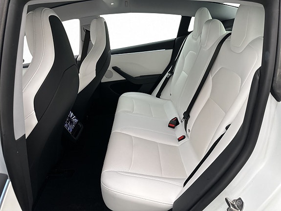 Tesla Model 3 27 of 30