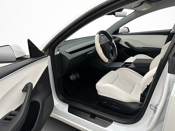 Tesla Model 3 10 of 30