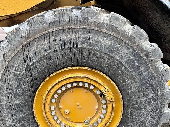 CAT 980 M 6 of 10