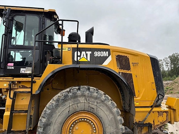 CAT 980 M 4 of 10