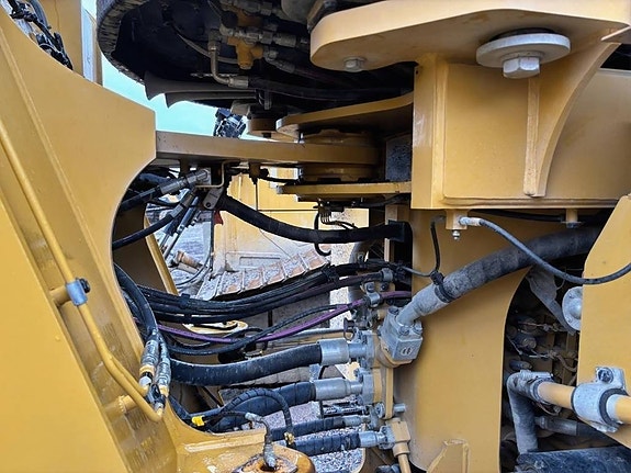 CAT 980 M 7 of 10