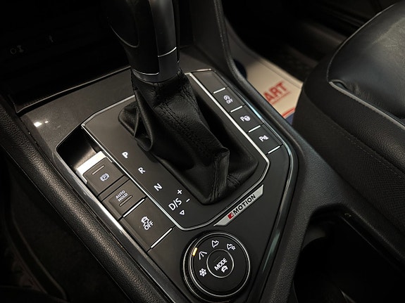 Volkswagen Tiguan 10 of 23
