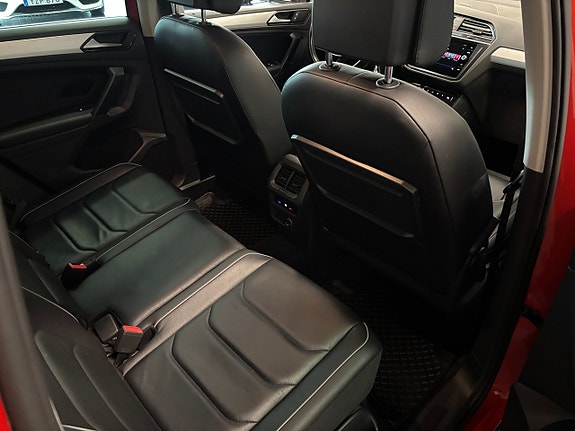 Volkswagen Tiguan 18 of 23