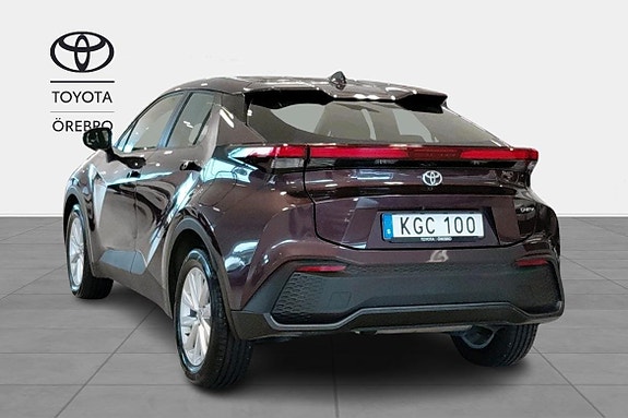 Toyota C-HR 4 of 11