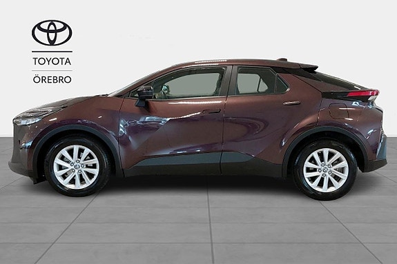Toyota C-HR 3 of 11