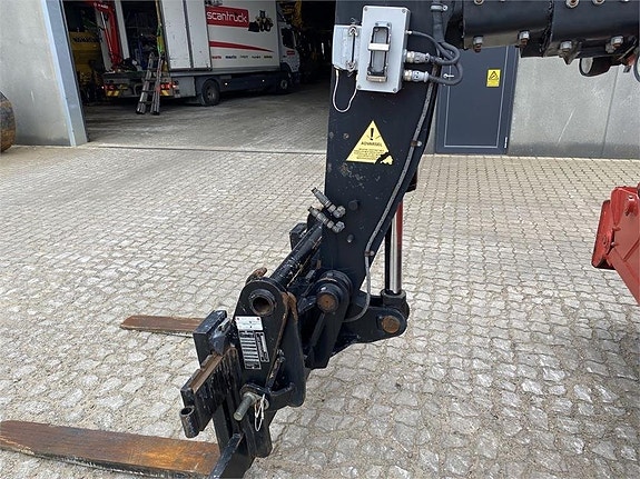 Manitou MRT2150P+ ST4 S2 9 of 10