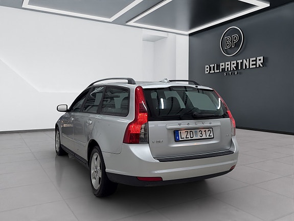 Volvo V50 8 of 16