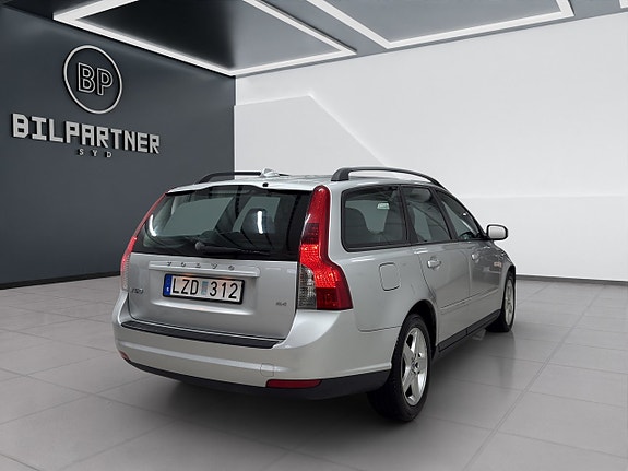 Volvo V50 6 of 16