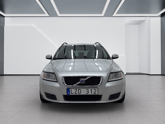 Volvo V50 4 of 16
