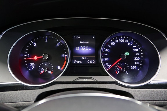 Volkswagen Passat 16 of 17