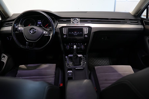 Volkswagen Passat 7 of 17