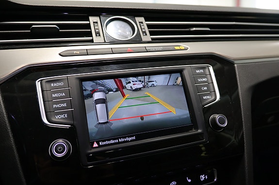 Volkswagen Passat 17 of 17
