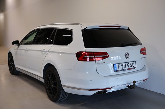 Volkswagen Passat 4 of 17