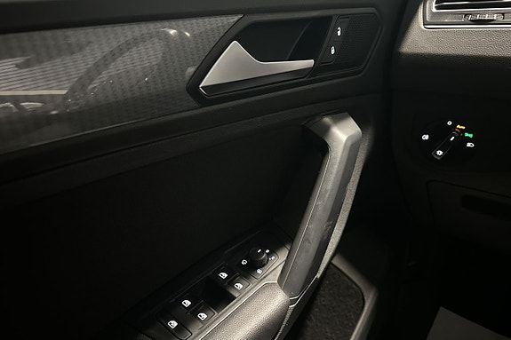 Volkswagen Tiguan 18 of 24