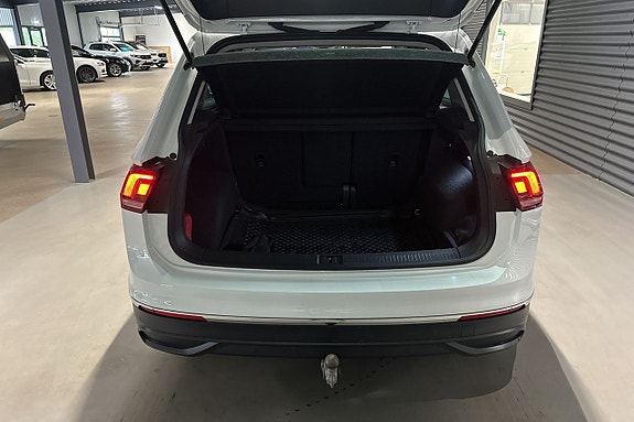 Volkswagen Tiguan 24 of 24