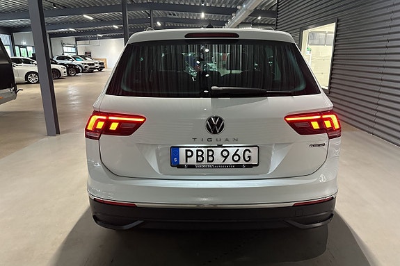 Volkswagen Tiguan 5 of 24