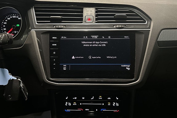 Volkswagen Tiguan 15 of 24