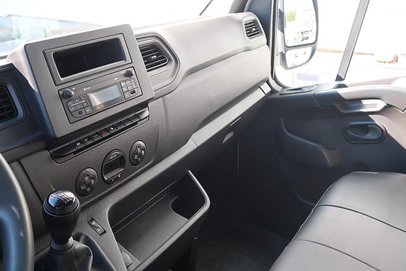 Renault Master 6 of 9