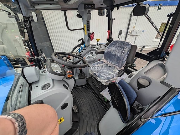 New Holland T5.110 10 of 16