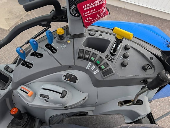 New Holland T5.110 13 of 16