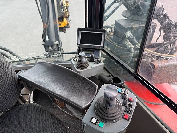 Huddig 1260 Rail , Rototilt grip , Huddig Lift 8 of 9