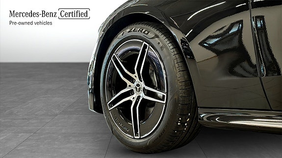 Mercedes-Benz E300 e 9 of 21