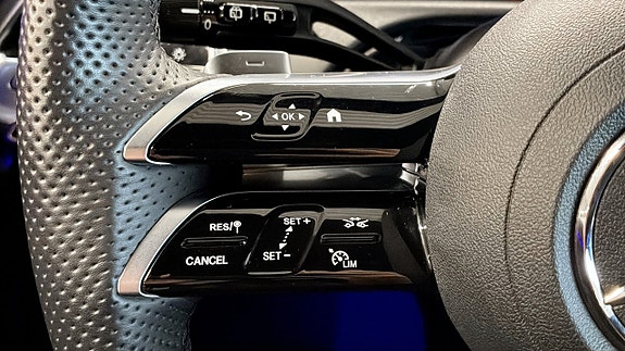 Mercedes-Benz E300 e 18 of 21