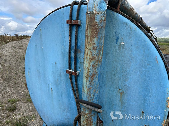 Vattentank på hjul 8 m³ med PTO-pump 15 of 27