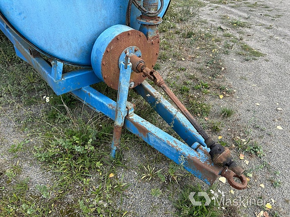 Vattentank på hjul 8 m³ med PTO-pump 10 of 27
