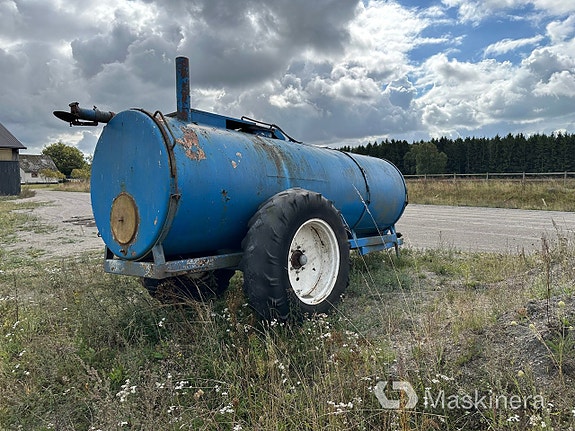 Vattentank på hjul 8 m³ med PTO-pump 7 of 27