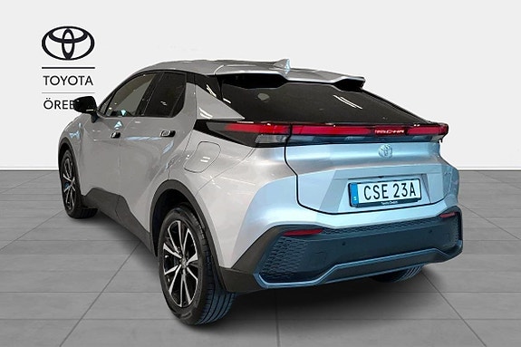Toyota C-HR 4 of 11