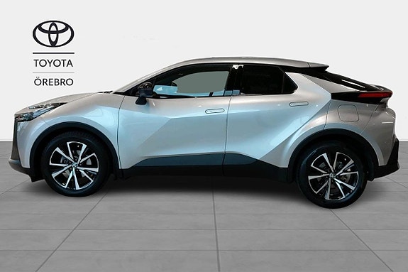 Toyota C-HR 3 of 11