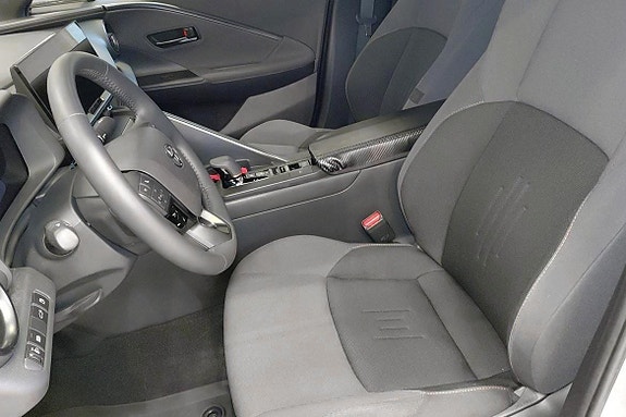 Toyota C-HR 7 of 11