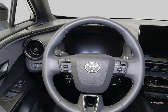 Toyota C-HR 10 of 11
