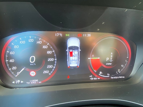 Volvo XC60 7 of 12
