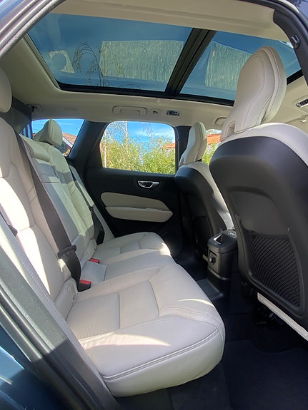 Volvo XC60 8 of 12