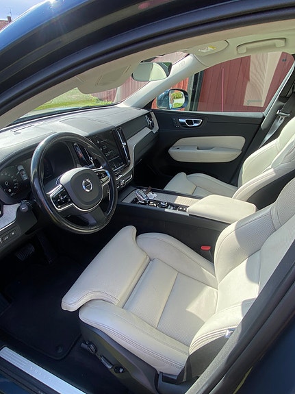 Volvo XC60 6 of 12
