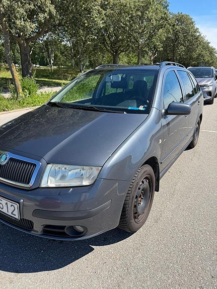 Skoda Fabia 2 of 15