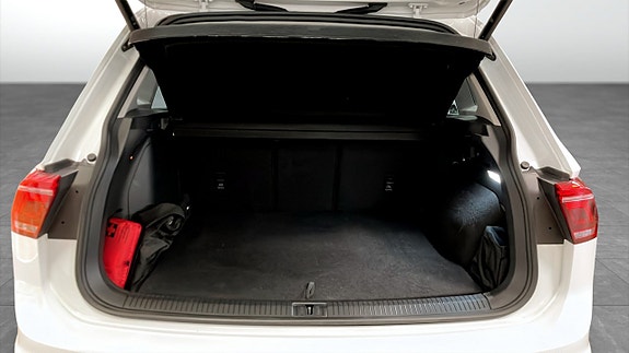 Volkswagen Tiguan 12 of 12