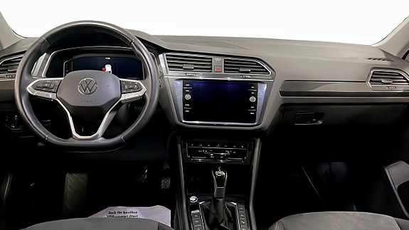 Volkswagen Tiguan 10 of 12
