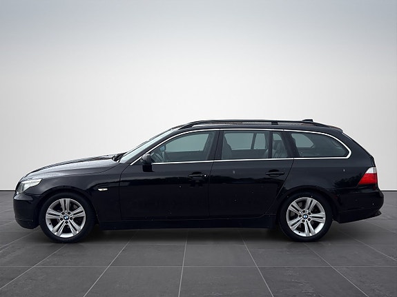 BMW 520d 2 of 16