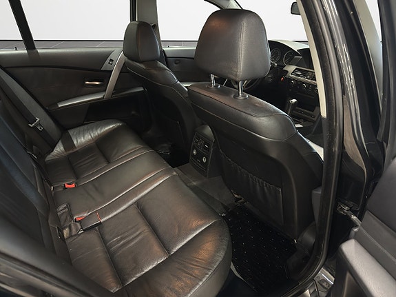 BMW 520d 15 of 16