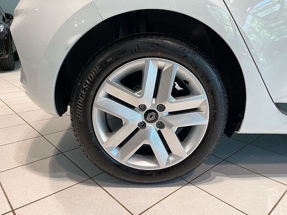 Renault Clio 10 of 11