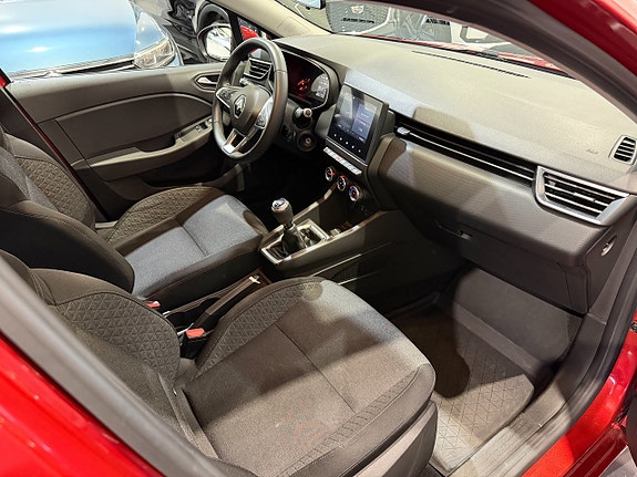 Renault Clio 10 of 23