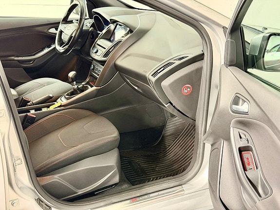 Ford Focus 8 of 11