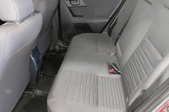 Toyota Auris 7 of 10