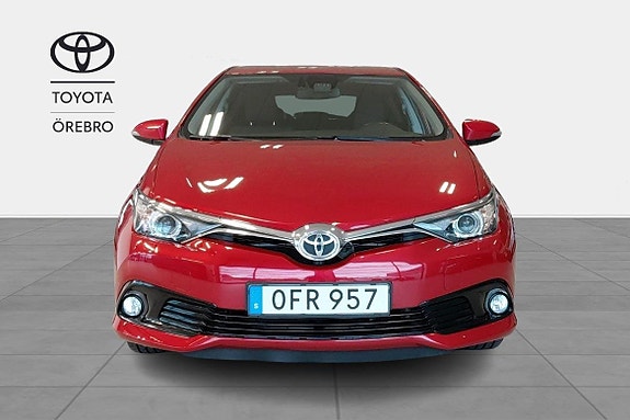 Toyota Auris 5 of 10